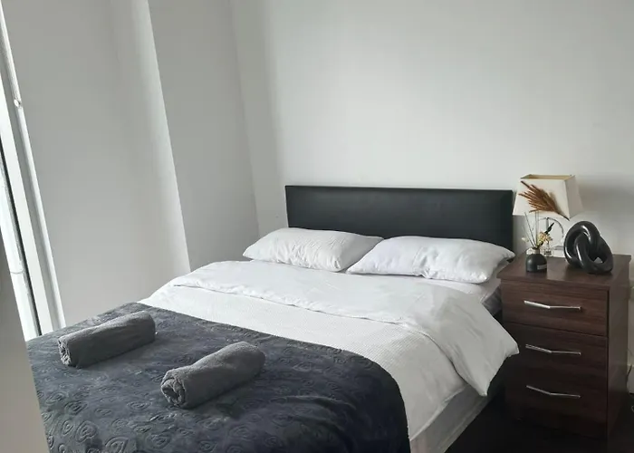 Two Br Flat In Britannia Point Bp65